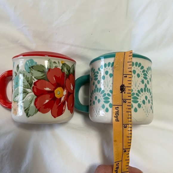 Retired Pioneer Woman "Vintage Floral" Salt & Pepper Shakers | Floral. - Picture 6 of 7